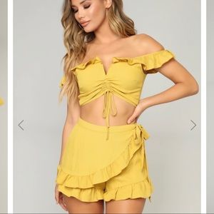 Two piece mustard set